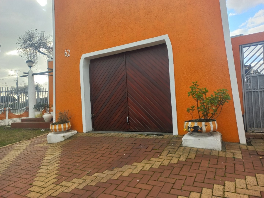 3 Bedroom Property for Sale in Charlesville Western Cape